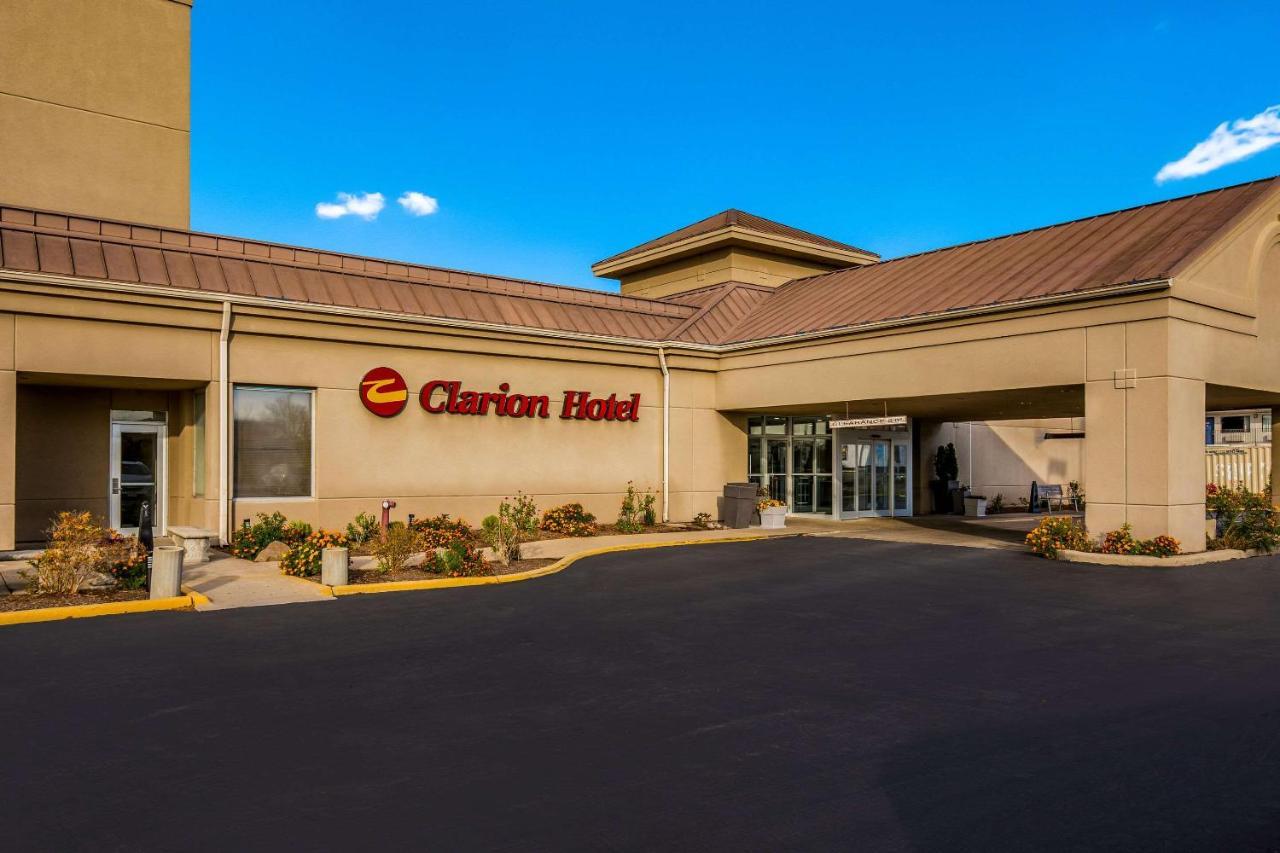 Clarion Hotel & Convention Center Джолиет Екстериор снимка